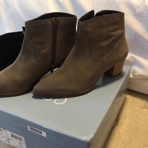 Seychelles taupe suede bootie